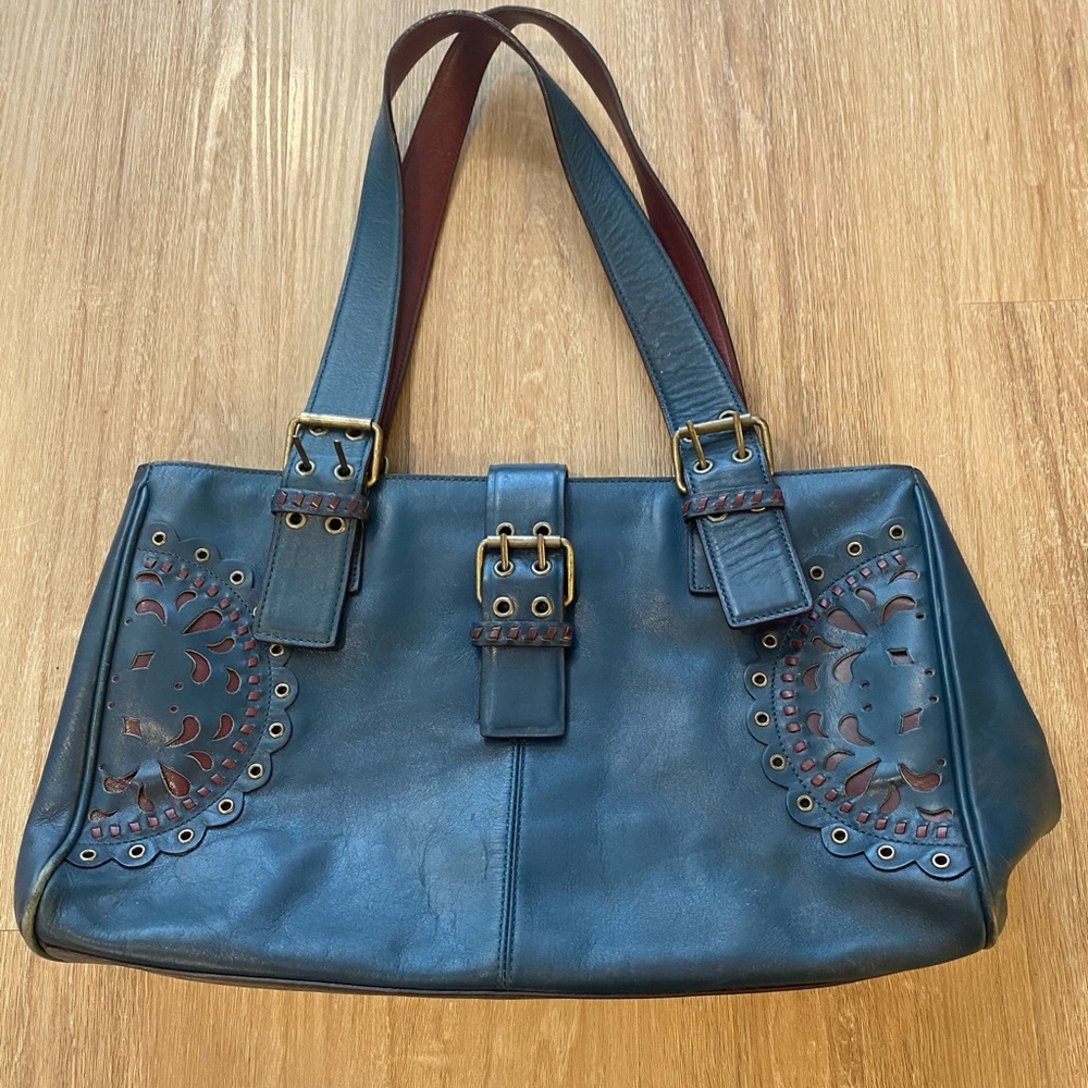 Y2K Soho Style Shoulder Bag 100% Leather HYPE Brand Grommet Details